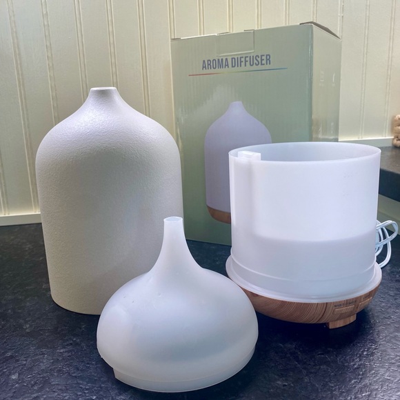 Essential Oil Diffuser - Picture 2 of 4